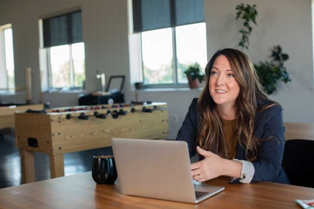 linkedin-sales-solutions-PIM07Y2OHzE-unsplash