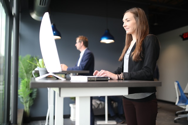 thestandingdesk-uGYQye-pwDU-unsplash